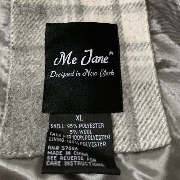 Long Fuzzy Vest - Picture 2 of 4